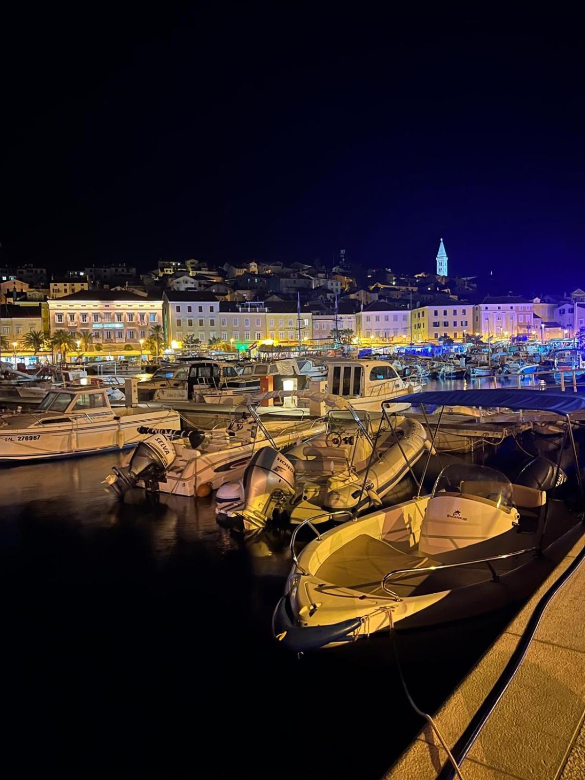 Season4All Apartments Mali Lošinj Exteriör bild